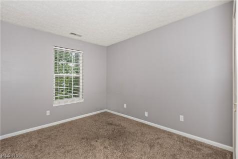 1344 Wellingshire Circle Cuyahoga Falls OH 44221
