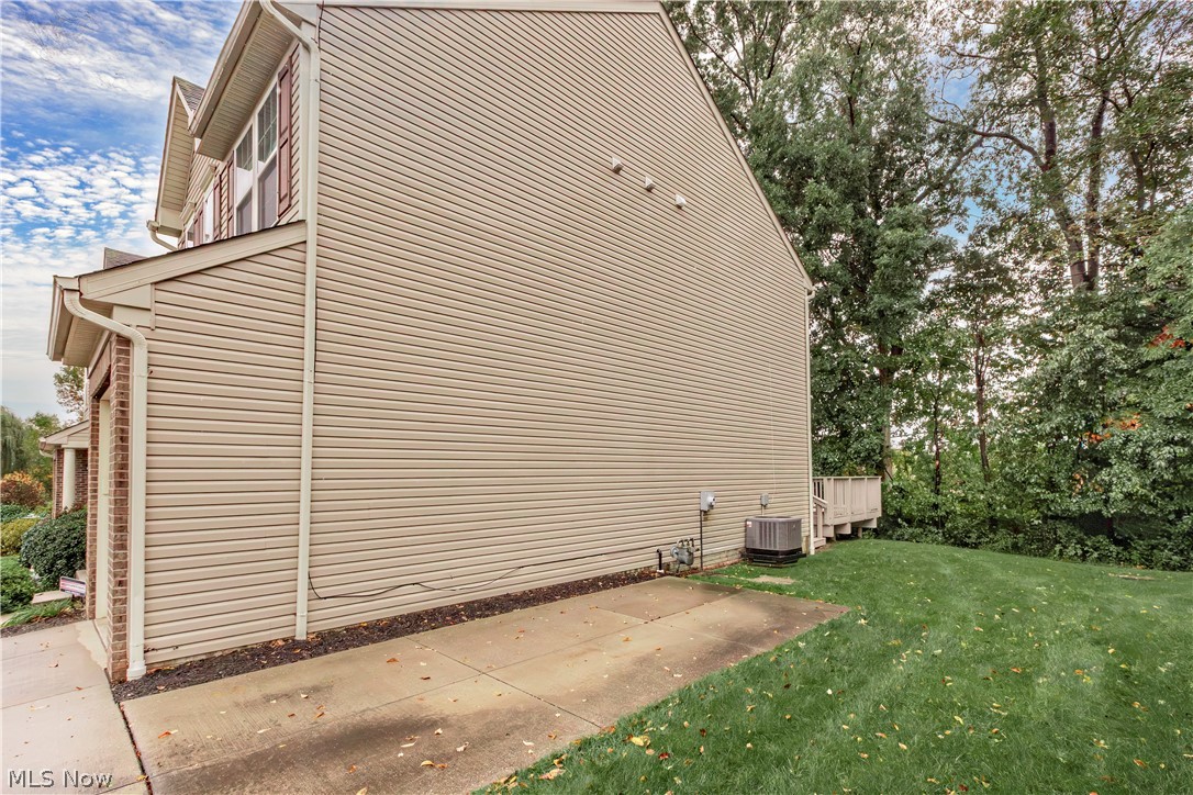 1344 Wellingshire Circle Cuyahoga Falls OH 44221