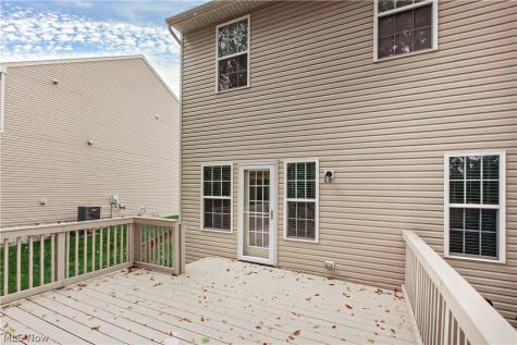 1344 Wellingshire Circle Cuyahoga Falls OH 44221