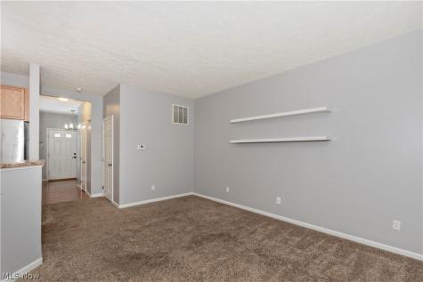 1344 Wellingshire Circle Cuyahoga Falls OH 44221