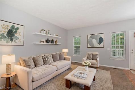 1344 Wellingshire Circle Cuyahoga Falls OH 44221