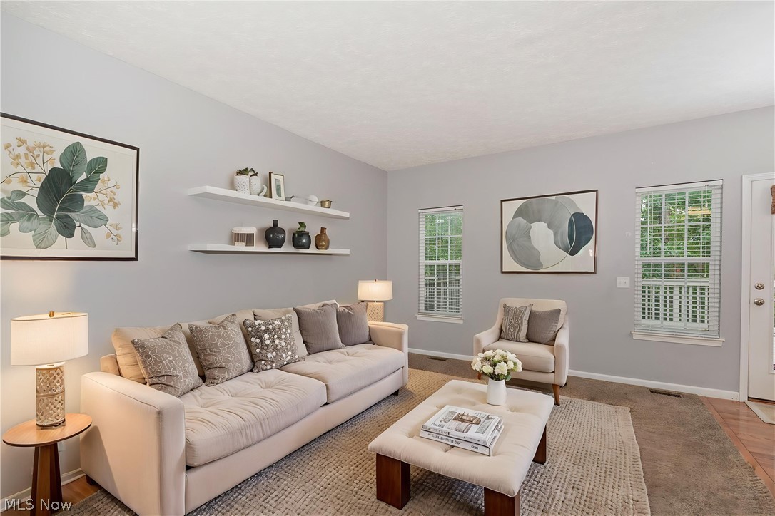 1344 Wellingshire Circle Cuyahoga Falls OH 44221