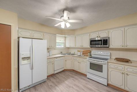 2847 Pease Drive Rocky River OH 44116