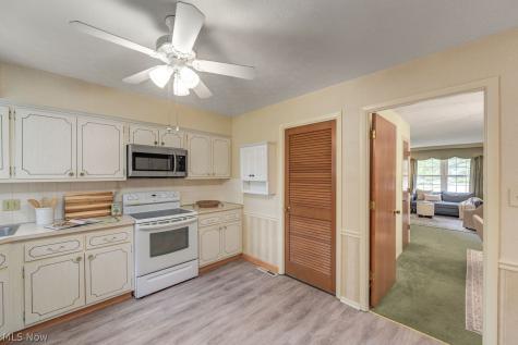 2847 Pease Drive Rocky River OH 44116
