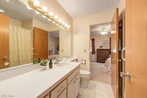 2847 Pease Drive Rocky River OH 44116