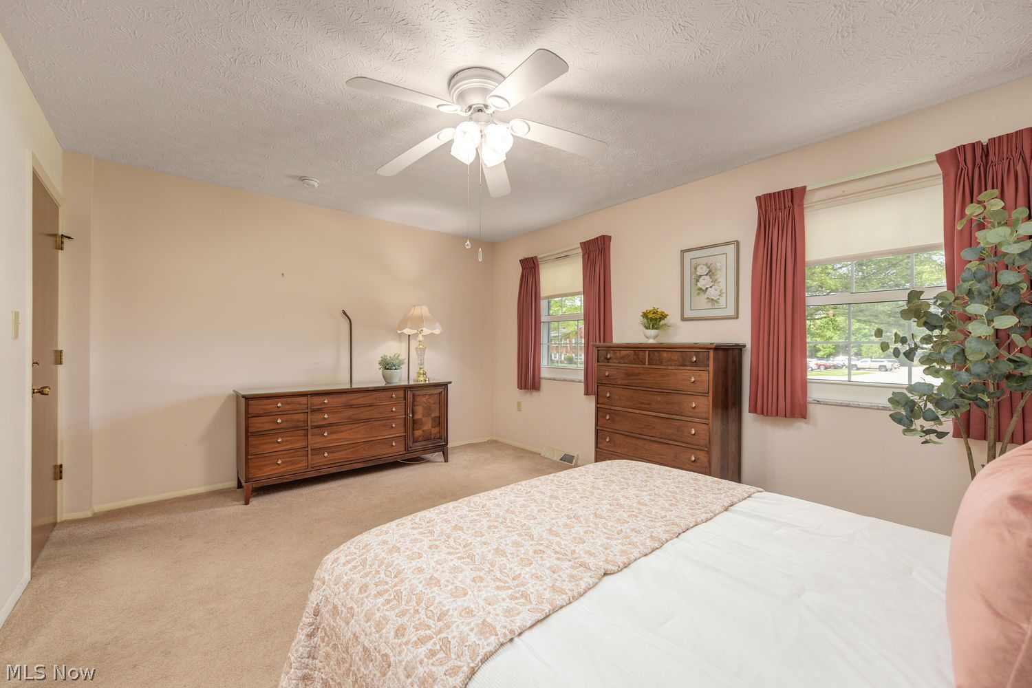2847 Pease Drive Rocky River OH 44116