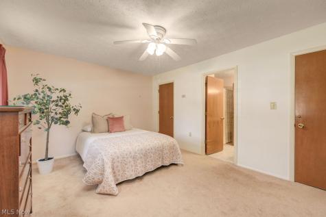 2847 Pease Drive Rocky River OH 44116