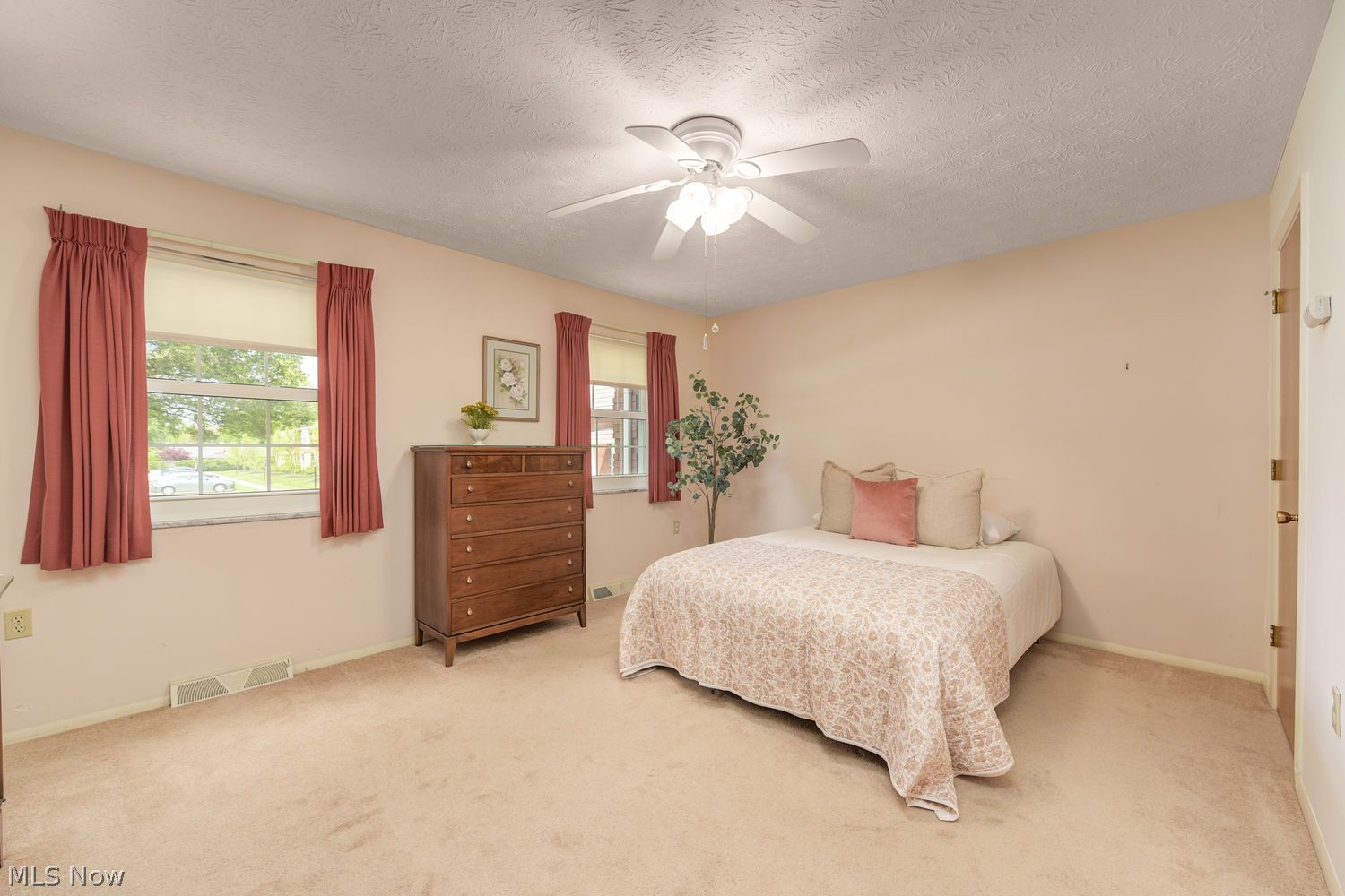 2847 Pease Drive Rocky River OH 44116