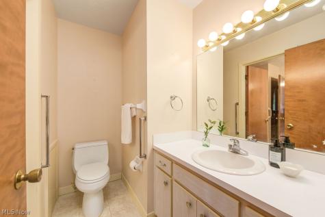 2847 Pease Drive Rocky River OH 44116