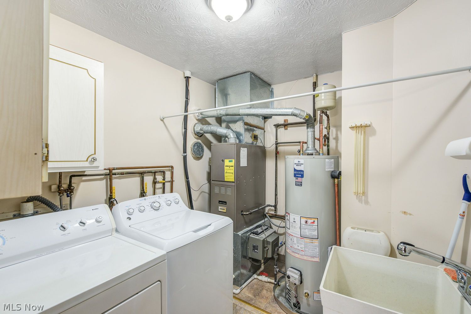 2847 Pease Drive Rocky River OH 44116