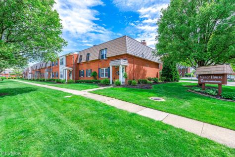 2847 Pease Drive Rocky River OH 44116