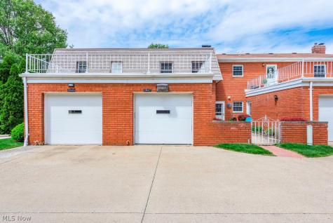 2847 Pease Drive Rocky River OH 44116