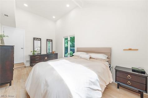 4695 Mayfield Road South Euclid OH 44121