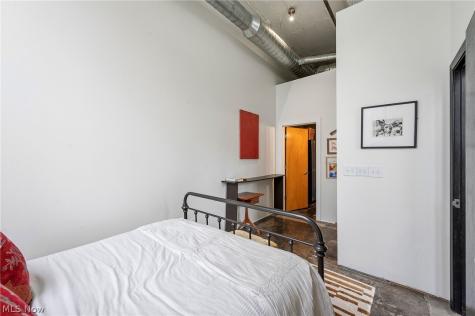 8205 Franklin Boulevard Cleveland OH 44102