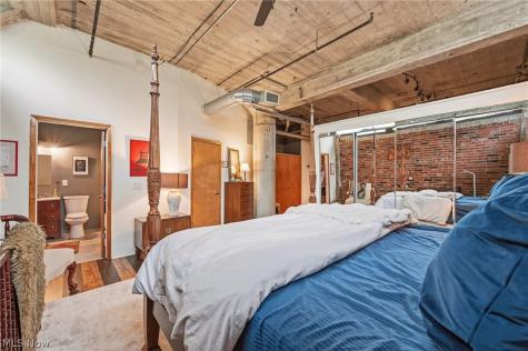 8205 Franklin Boulevard Cleveland OH 44102