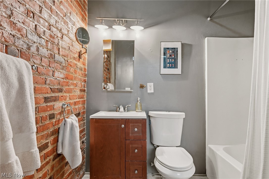 8205 Franklin Boulevard Cleveland OH 44102