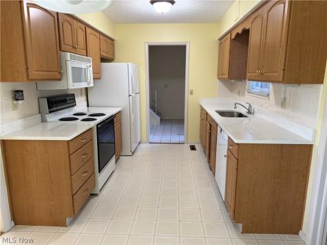 19281 Idlewood Trail Strongsville OH 44149