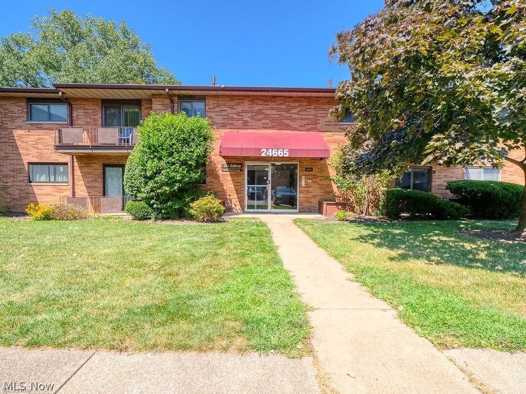 24665 Clareshire Drive North Olmsted OH 44070