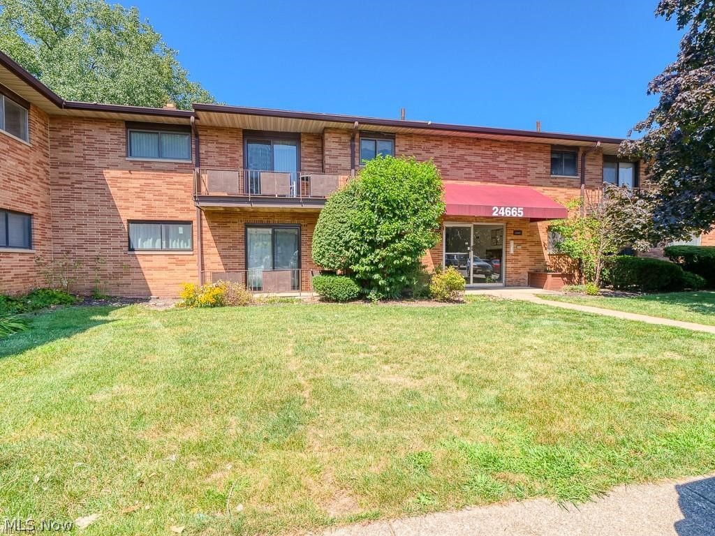 24665 Clareshire Drive North Olmsted OH 44070