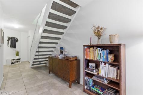 1900 Grove Court Cleveland OH 44113