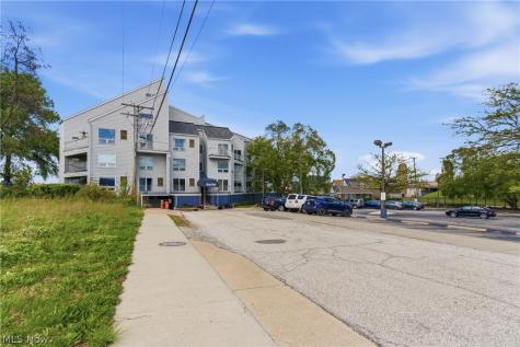 1900 Grove Court Cleveland OH 44113