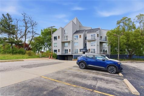 1900 Grove Court Cleveland OH 44113