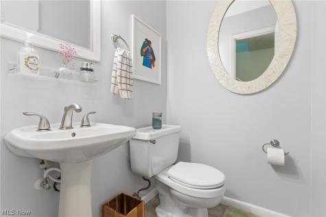 1900 Grove Court Cleveland OH 44113