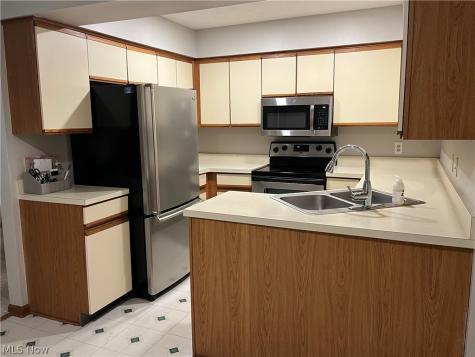 2607 Kimberly Lane Westlake OH 44145