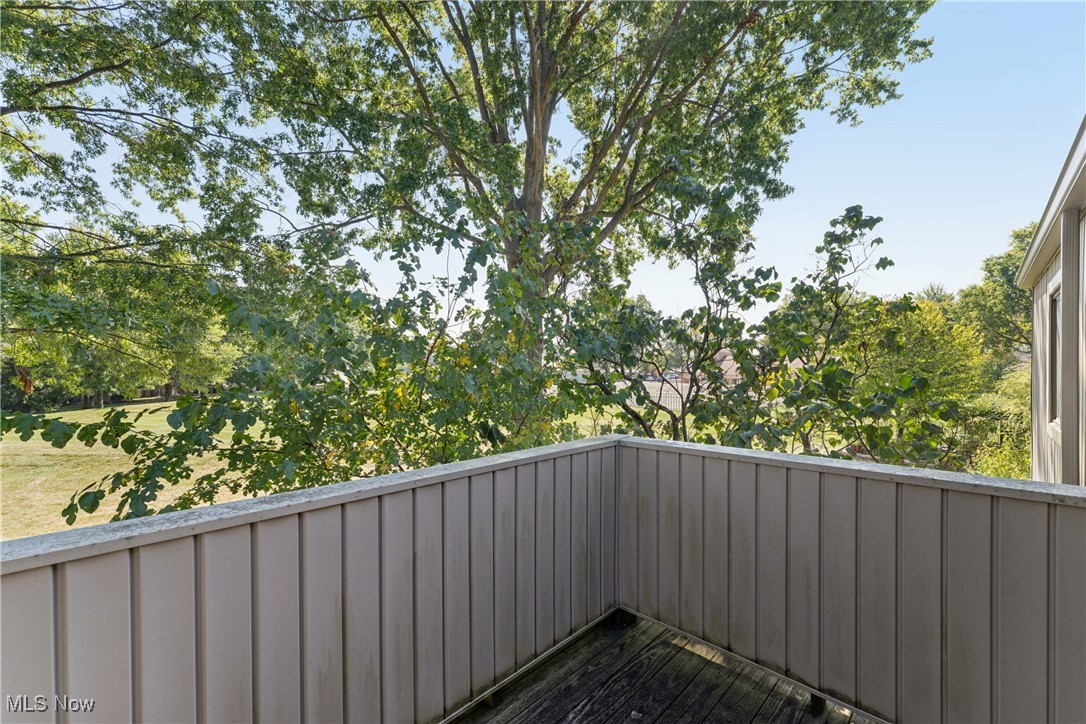 30 Landings Way Avon Lake OH 44012