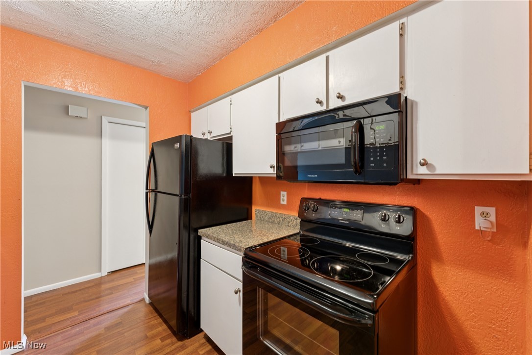 30 Landings Way Avon Lake OH 44012