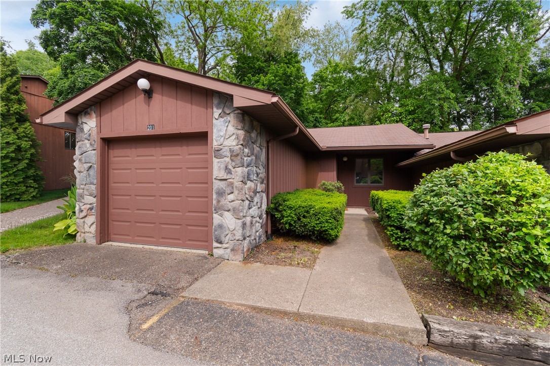 1033 Washington Street Wooster OH 44691