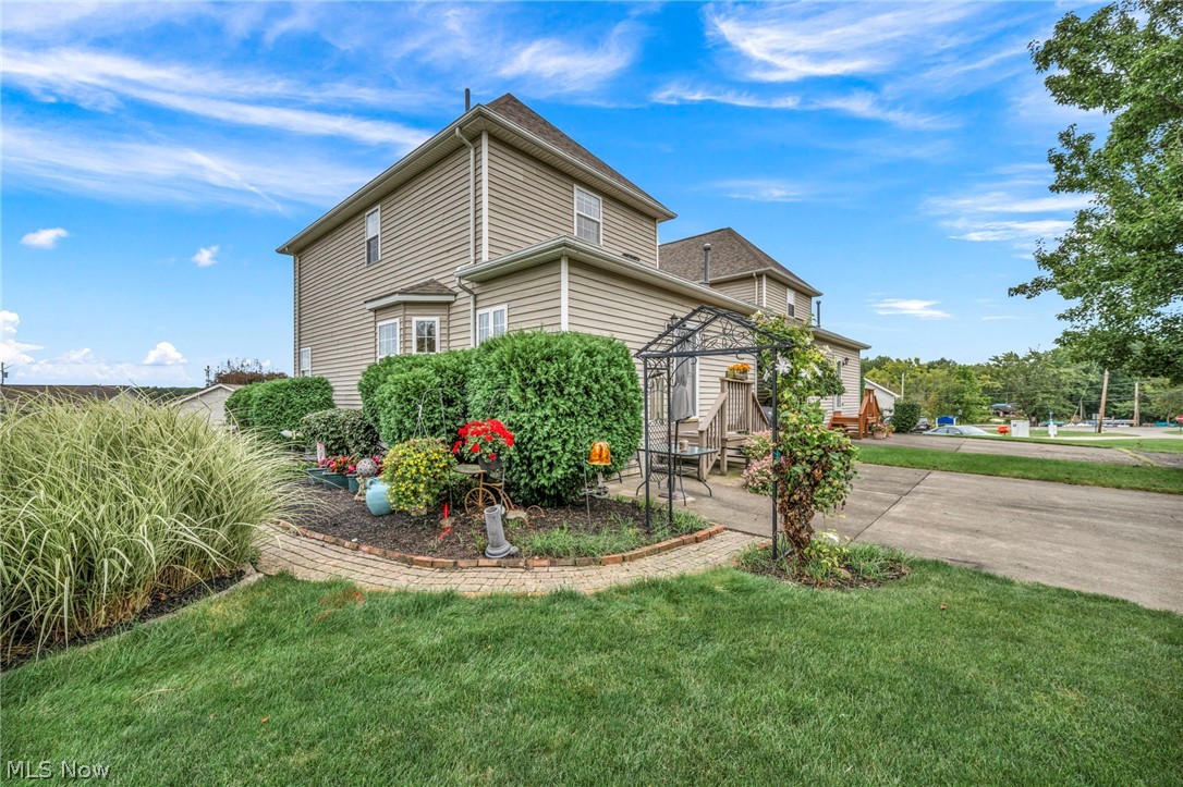 1909 Craig Drive Lake Milton OH 44429