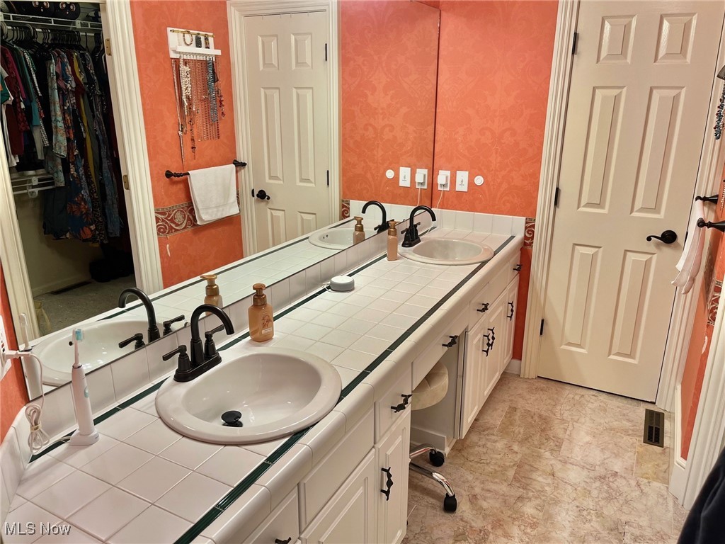 3100 Macintosh Drive Westlake OH 44145