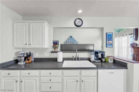 7583 Willow Woods Drive North Olmsted OH 44070