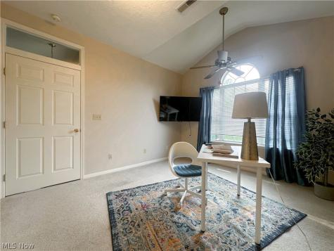 34 Woodland Chase Boulevard Niles OH 44446