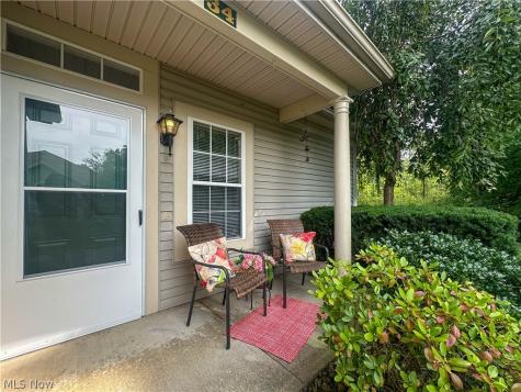 34 Woodland Chase Boulevard Niles OH 44446