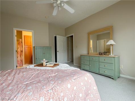 34 Woodland Chase Boulevard Niles OH 44446