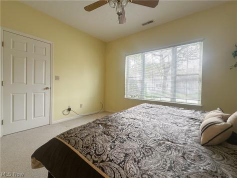 34 Woodland Chase Boulevard Niles OH 44446