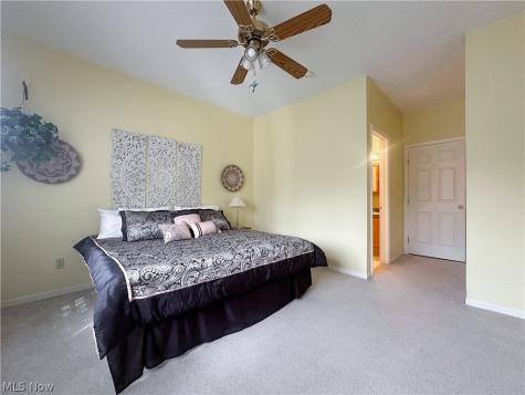 34 Woodland Chase Boulevard Niles OH 44446