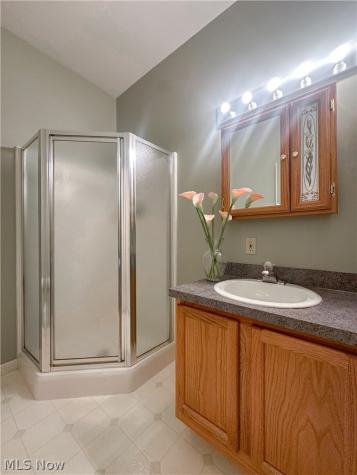 34 Woodland Chase Boulevard Niles OH 44446