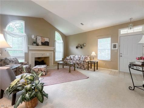 34 Woodland Chase Boulevard Niles OH 44446