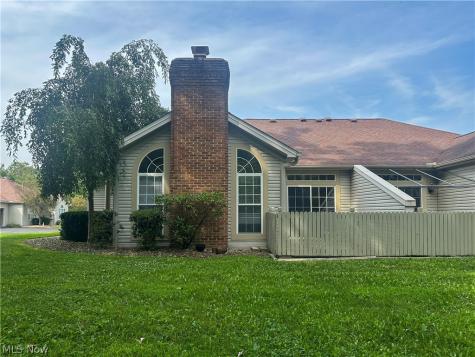 34 Woodland Chase Boulevard Niles OH 44446