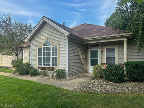 34 Woodland Chase Boulevard Niles OH 44446