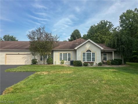 34 Woodland Chase Boulevard Niles OH 44446