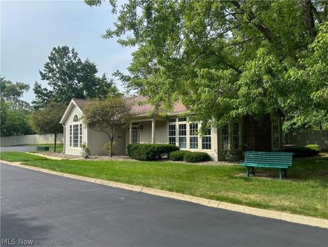34 Woodland Chase Boulevard Niles OH 44446