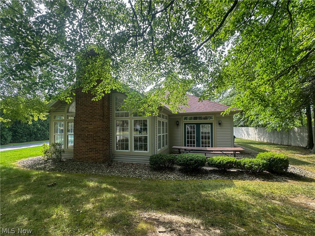 34 Woodland Chase Boulevard Niles OH 44446
