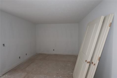 5091 Shepherds Glen Willoughby OH 44094
