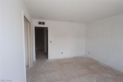 5091 Shepherds Glen Willoughby OH 44094