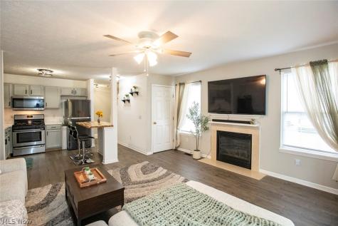 100 Meander Lane Elyria OH 44035