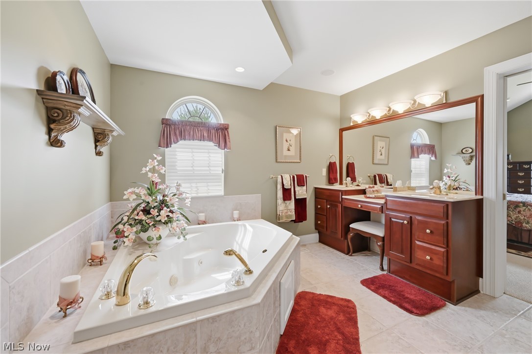 149 Village Court Columbiana OH 44408